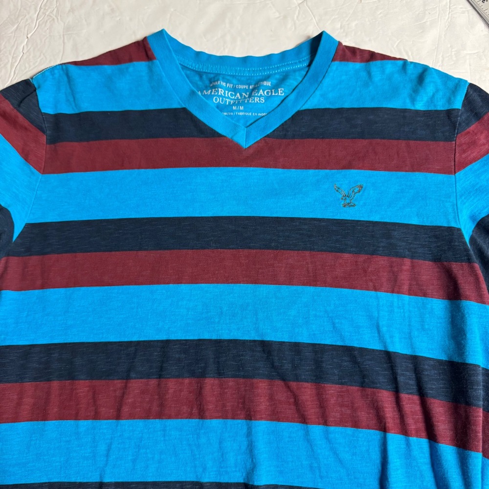 American Eagle Mens V-Neck Striped T-Shirt Athletic Fit Medium